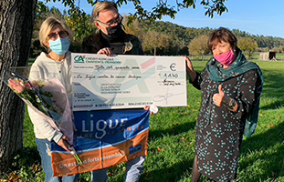 Un chèque de 1140€ reversé à la lutte contre le Cancer