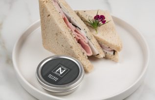 Neuvic Club : beurre de truffe radis noir et jambon