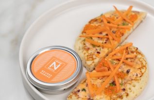 Blinis XXL : beurre de homard carotte et œufs de truite