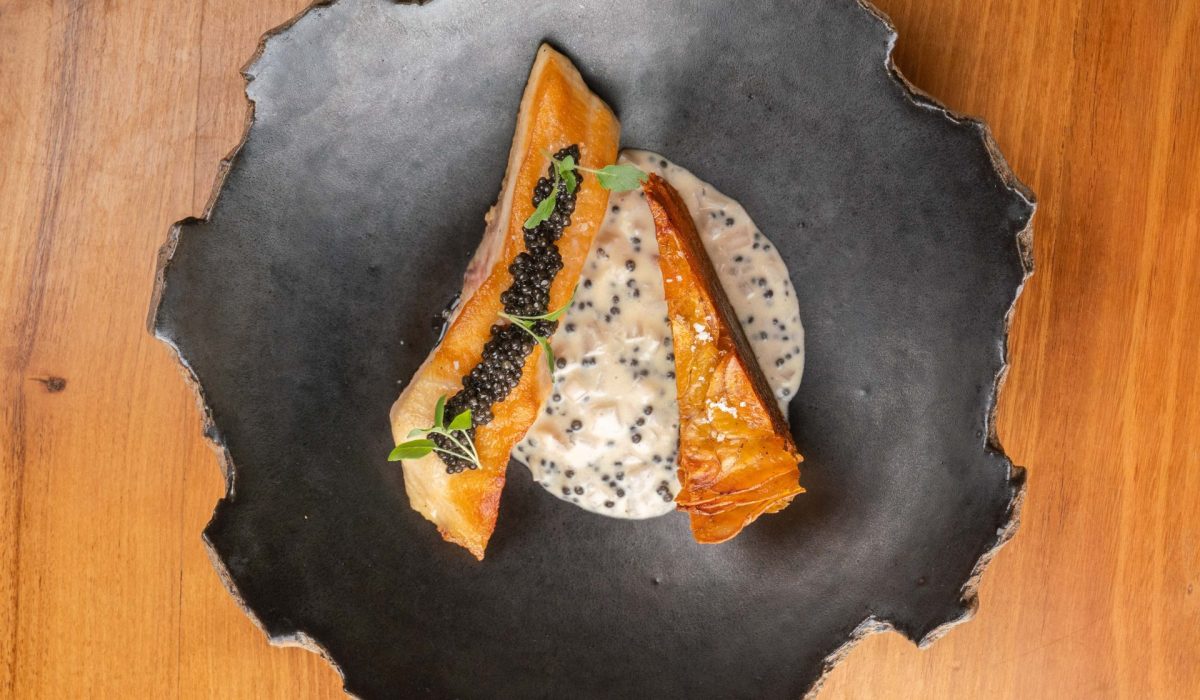 Pavé d'esturgeon rôti au beurre noisette