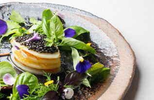 Mille-Feuille de Pommes de Terre et Œufs de Poisson